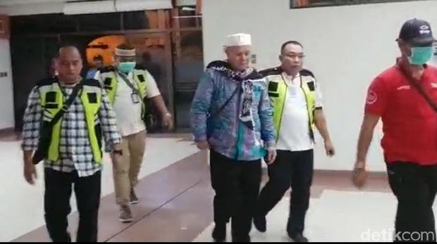 Pembobol Bank, Menyerahkan Diri Setelah Pulang dari Tanah Suci